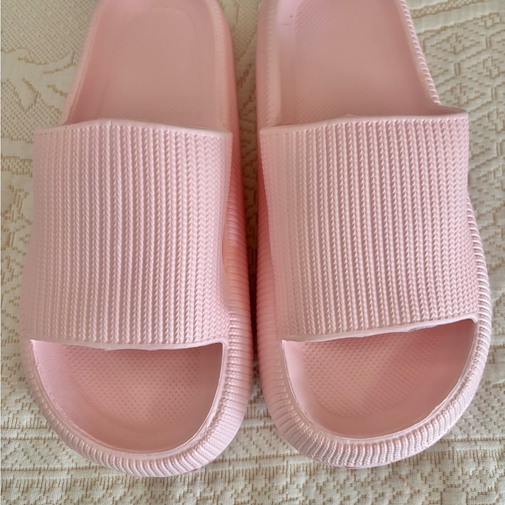 Cozy Pink Women's Slide Slippers